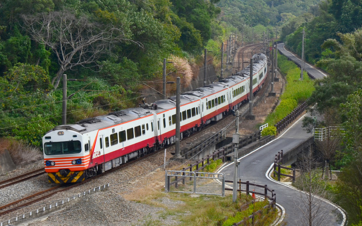 台鉄　EMU1200型電車