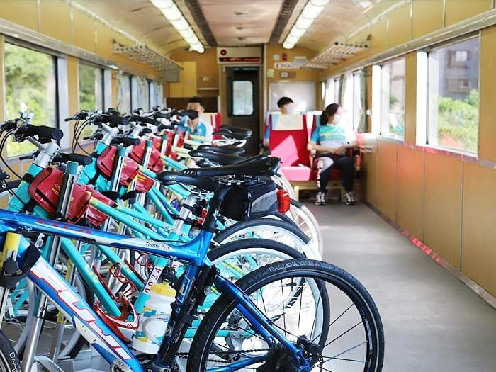 Railway and Bicycle Green and Low Carbon Travel Solution 